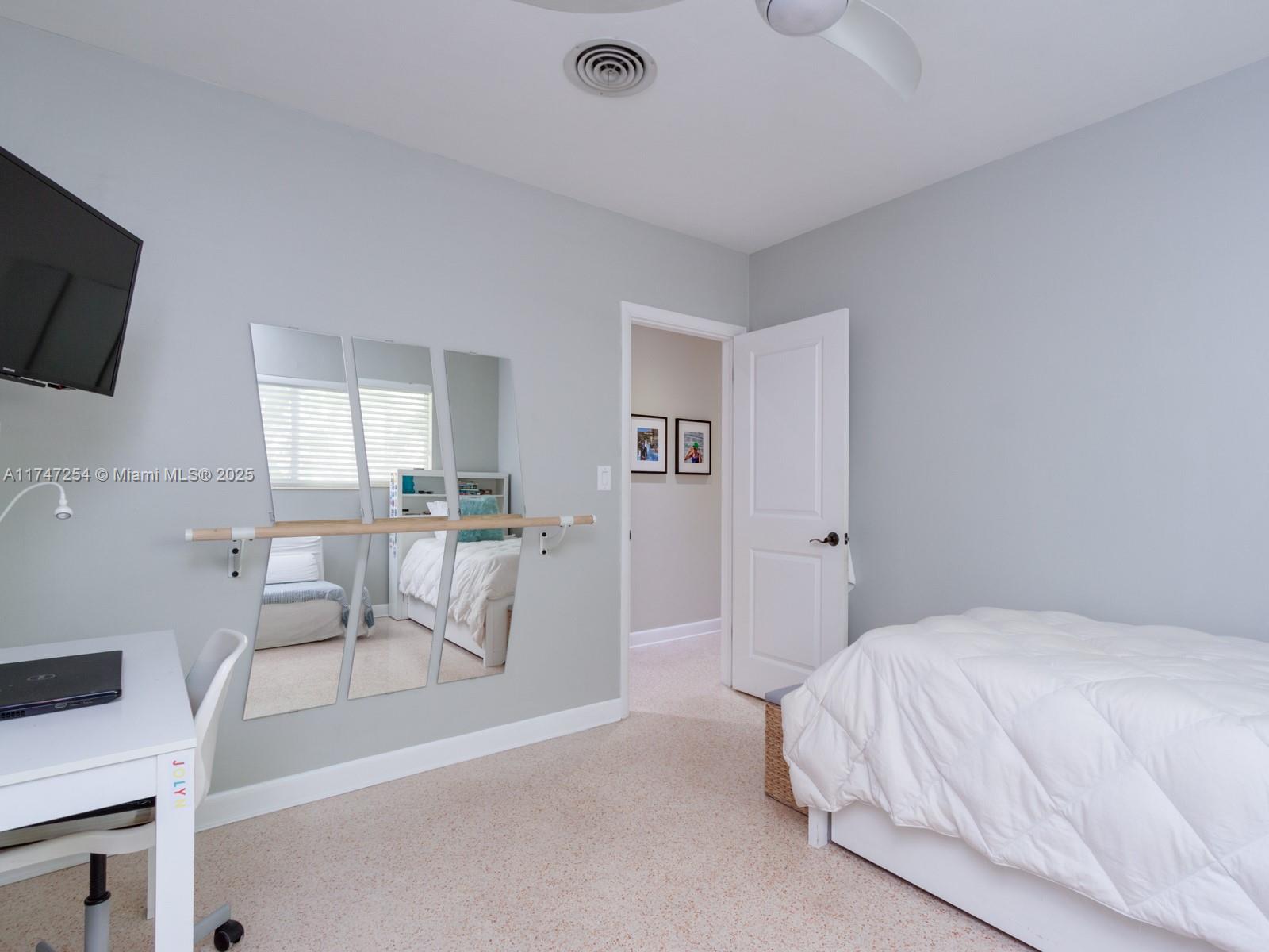 13205 Coronado Dr North Miami, FL 33181