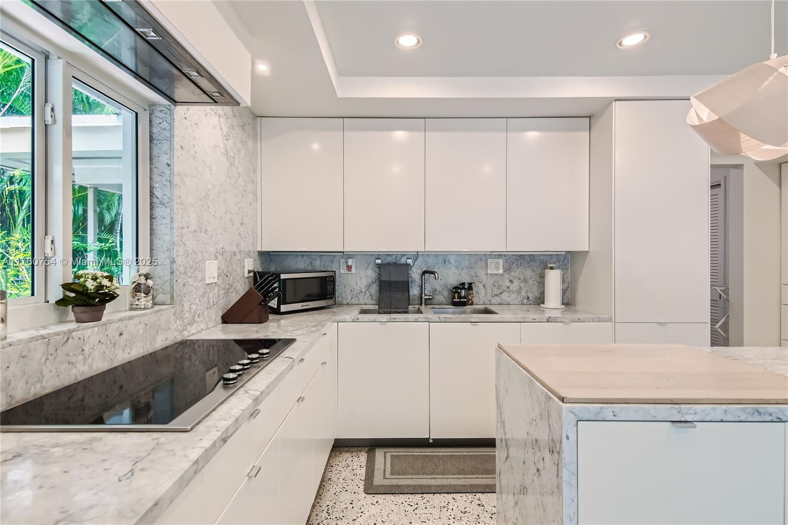 262 Bombay Ave Lauderdale By The Sea, FL 33308