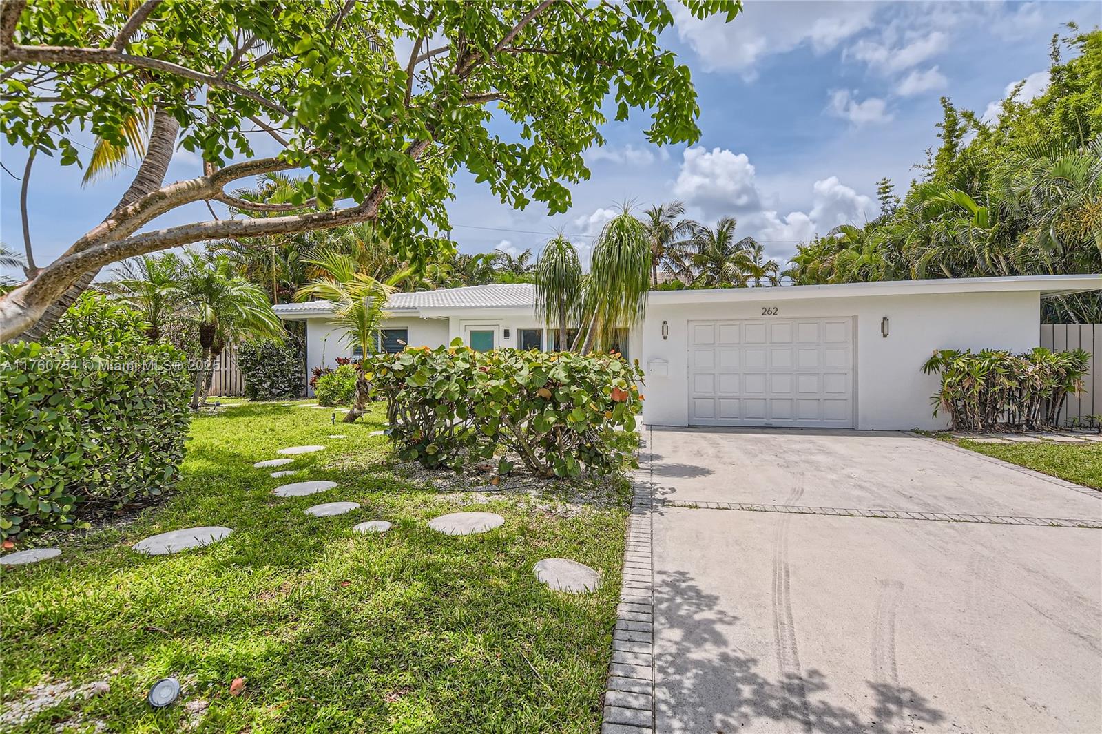 262 Bombay Ave Lauderdale By The Sea, FL 33308