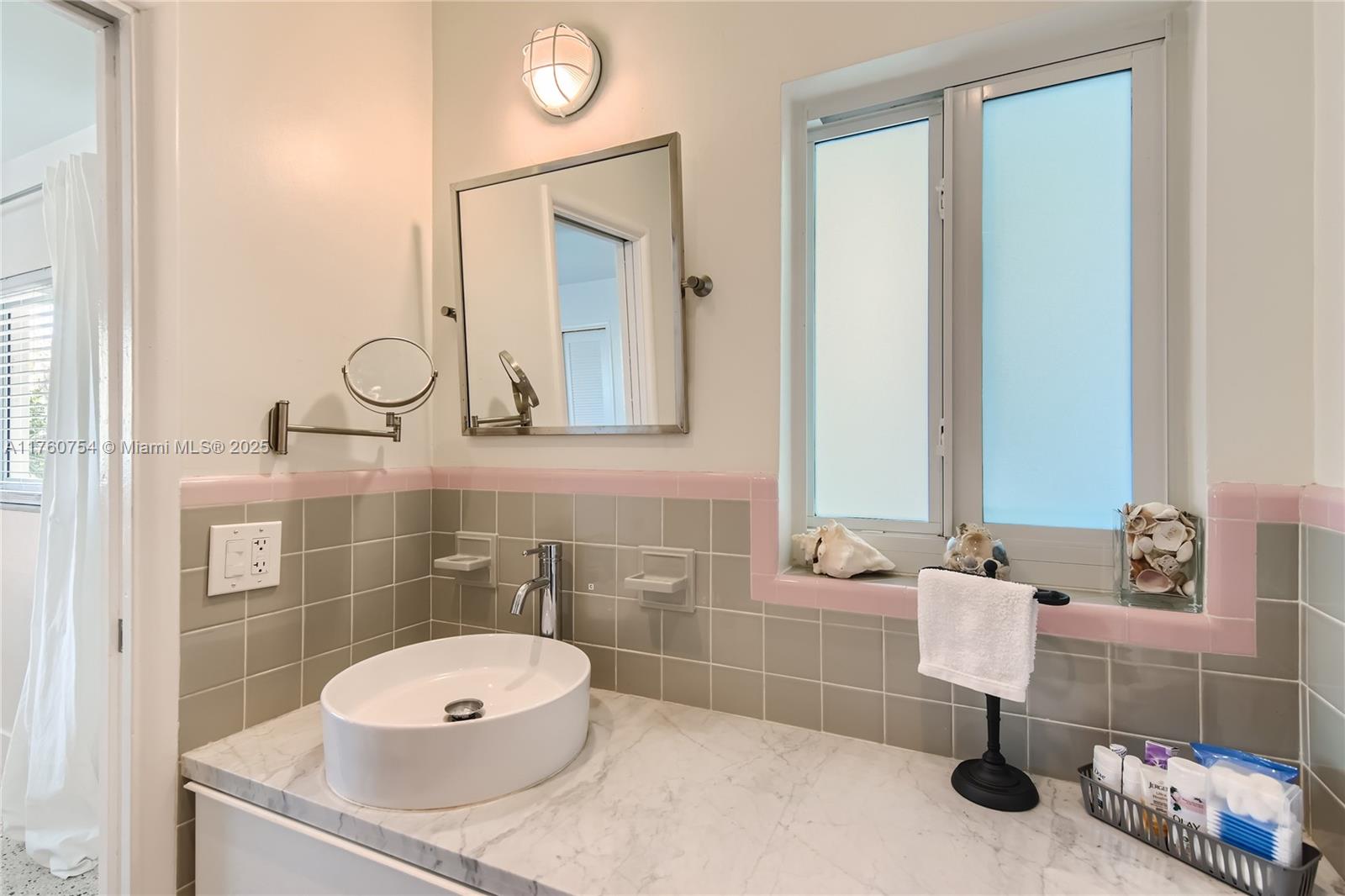 262 Bombay Ave Lauderdale By The Sea, FL 33308