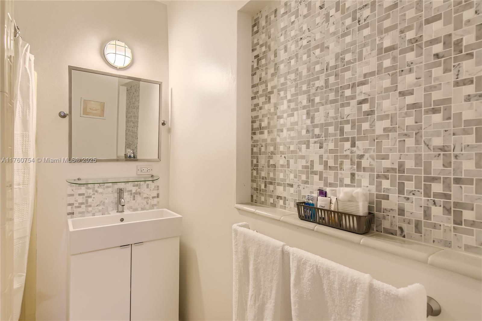 262 Bombay Ave Lauderdale By The Sea, FL 33308