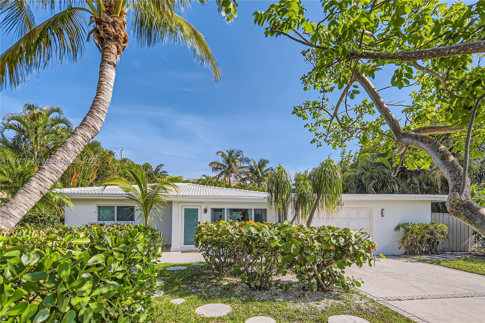 262 Bombay Ave Lauderdale By The Sea, FL 33308