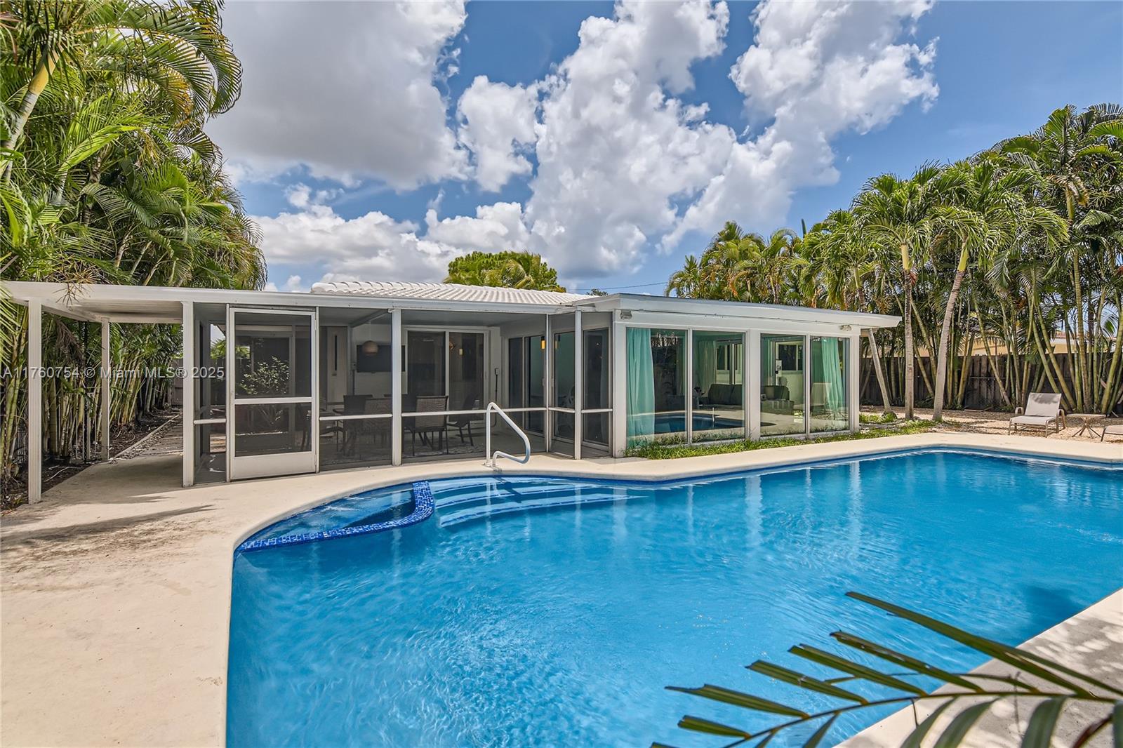 262 Bombay Ave Lauderdale By The Sea, FL 33308