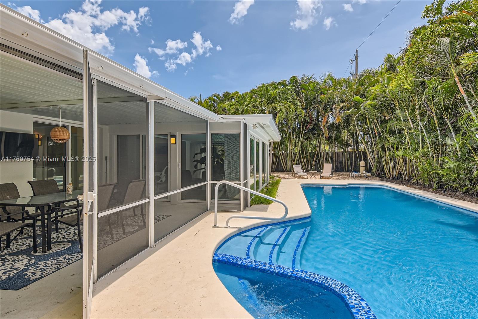 262 Bombay Ave Lauderdale By The Sea, FL 33308