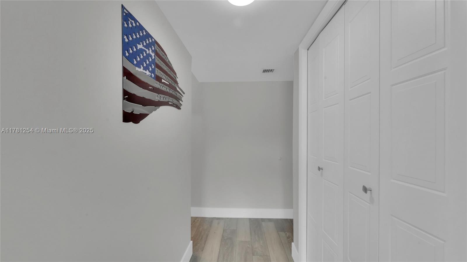 327 Lakeview Dr #203 Weston, FL 33326