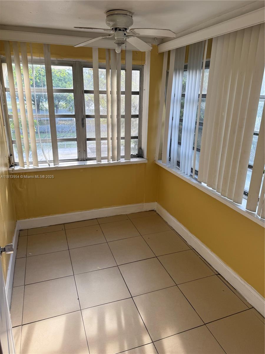 7193-7195 Pembroke Rd Pembroke Pines, FL 33023