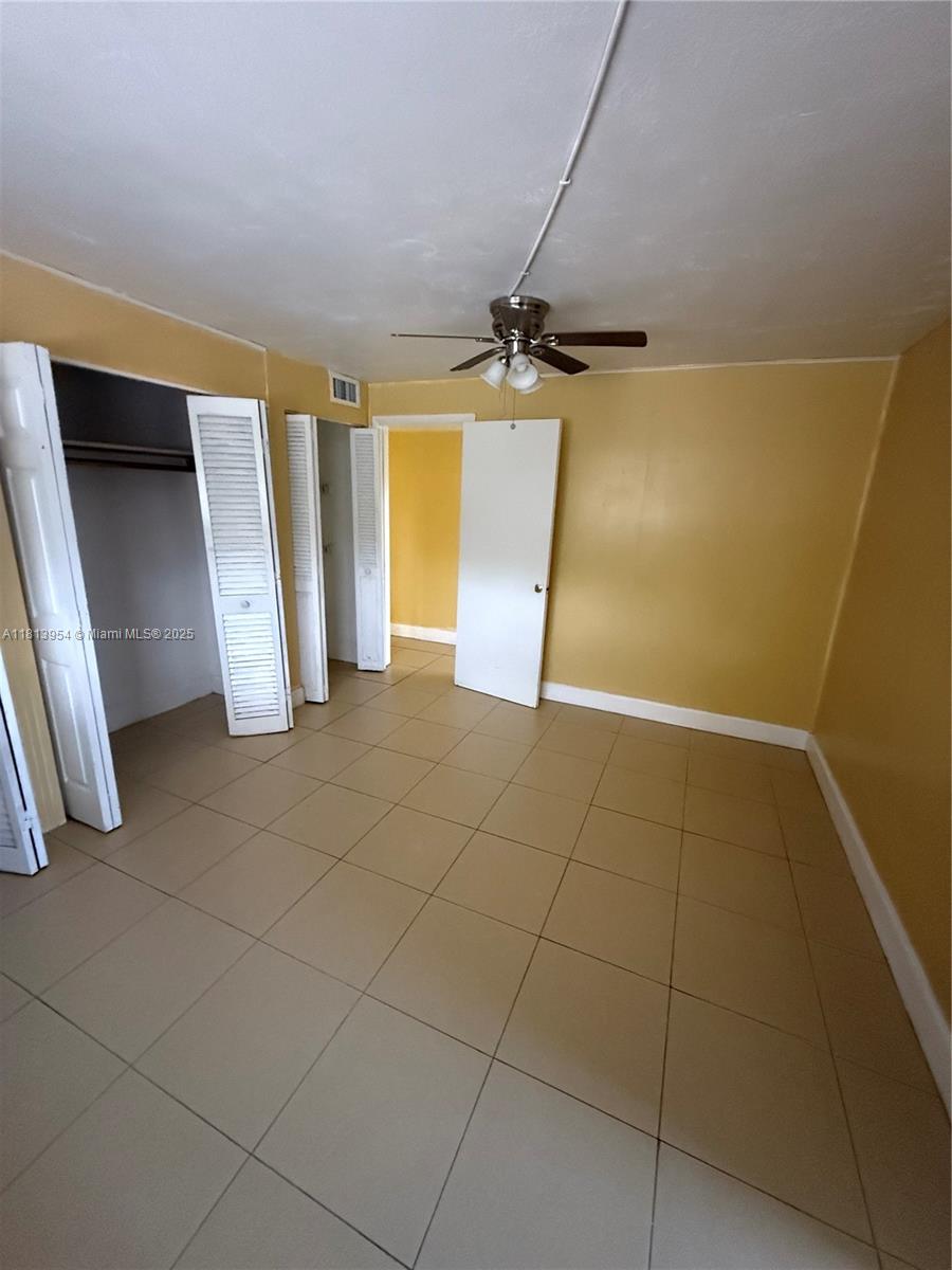 7193-7195 Pembroke Rd Pembroke Pines, FL 33023