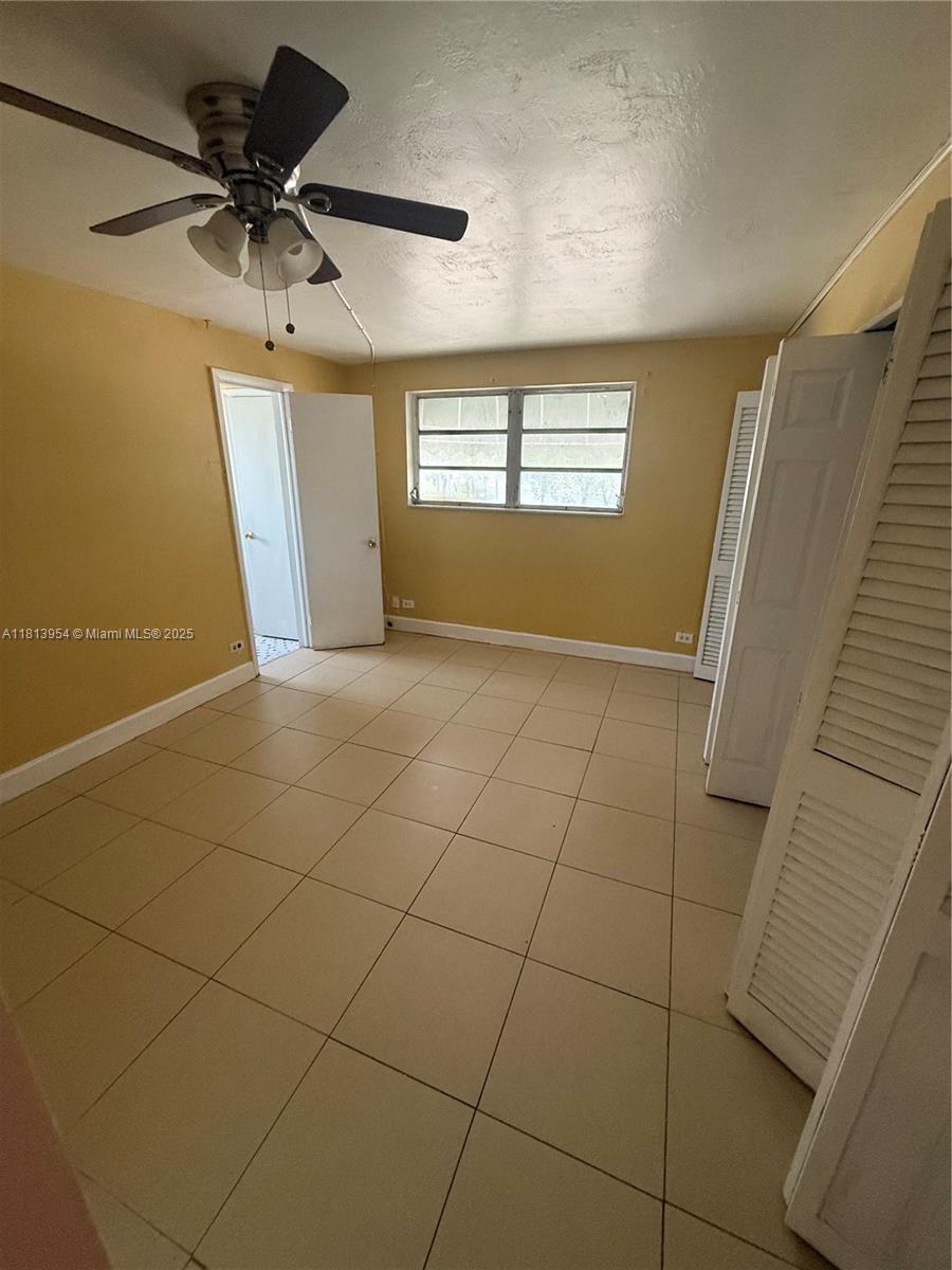 7193-7195 Pembroke Rd Pembroke Pines, FL 33023