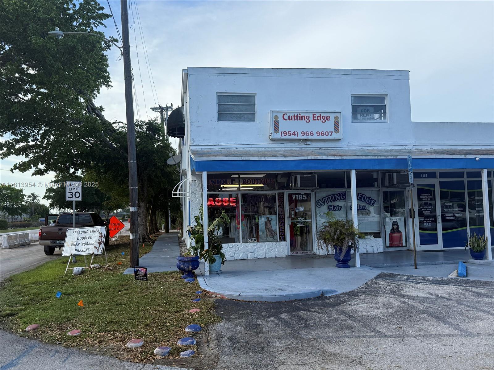 7193-7195 Pembroke Rd,Pembroke Pines, FL 33023
