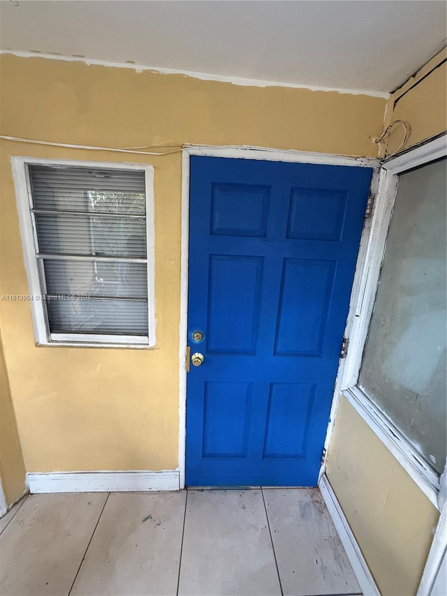 7193-7195 Pembroke Rd Pembroke Pines, FL 33023