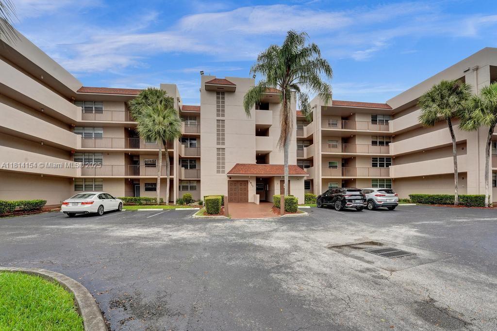 1911 Sabal Palm Dr #304
