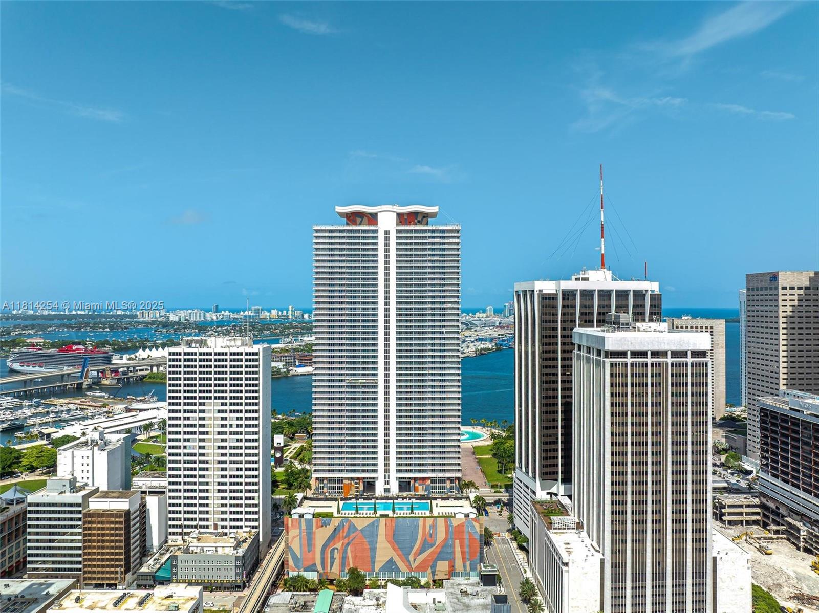 image 50 Biscayne Condo4
