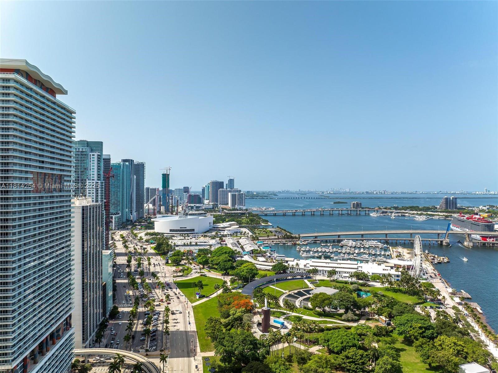 image 50 Biscayne Condo5