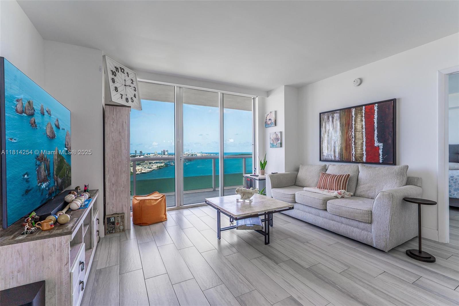 image 50 Biscayne Condo6