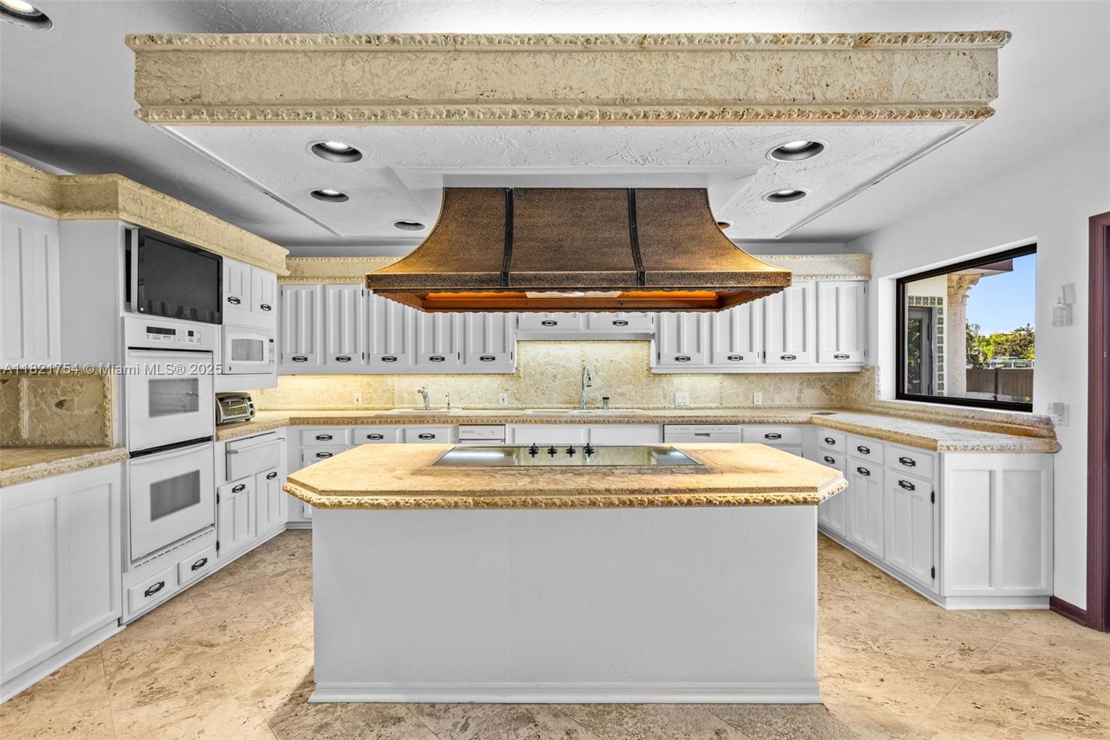 800 Diplomat Pkwy Hallandale Beach, FL 33009 800 Diplomat Pkwy Hallandale Beach, FL 33009