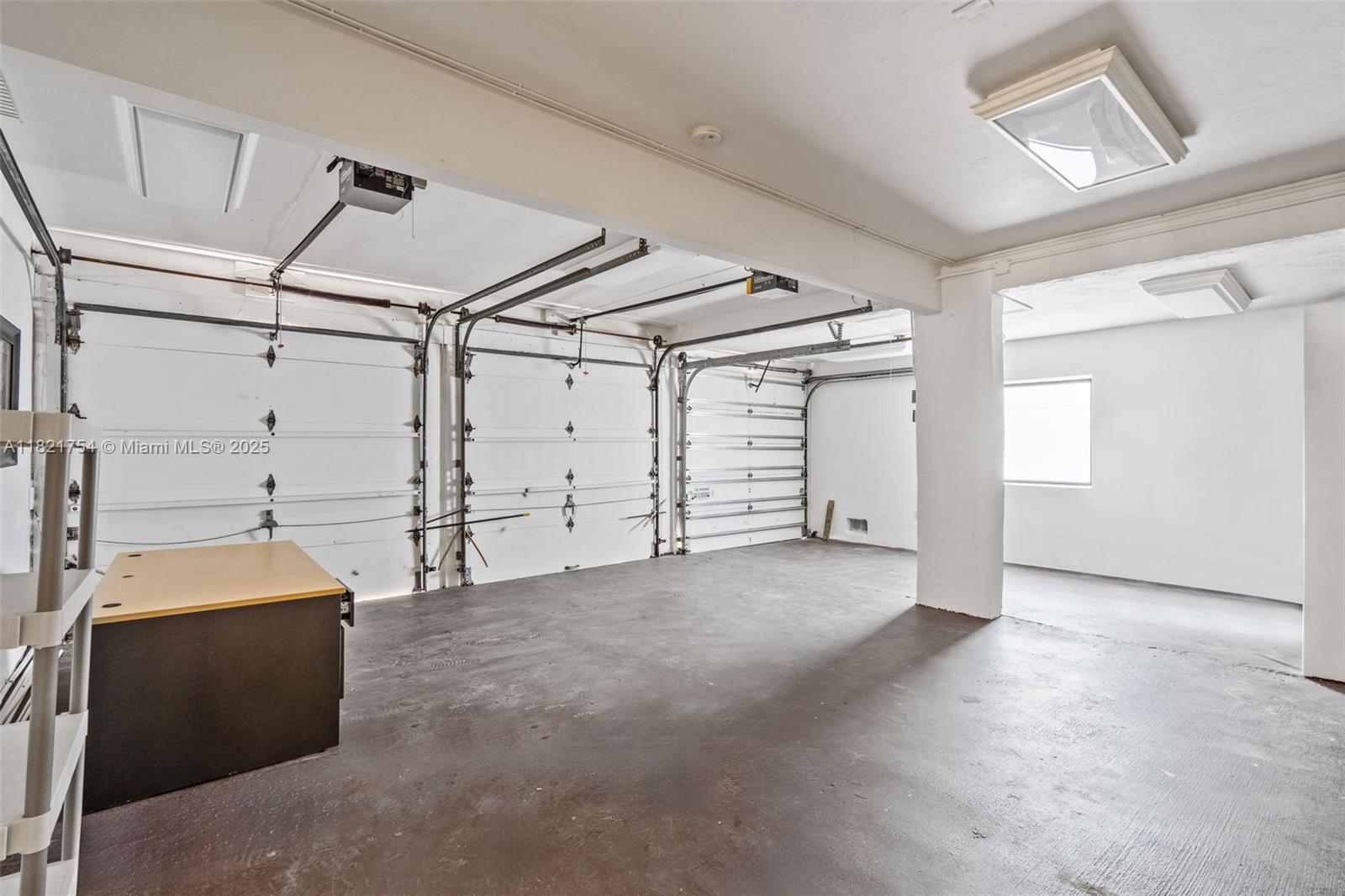 800 Diplomat Pkwy Hallandale Beach, FL 33009 800 Diplomat Pkwy Hallandale Beach, FL 33009