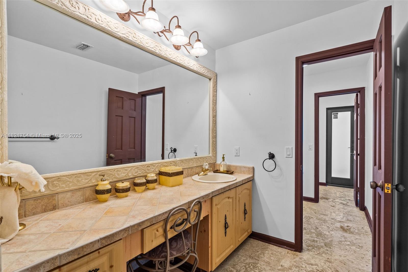 800 Diplomat Pkwy Hallandale Beach, FL 33009 800 Diplomat Pkwy Hallandale Beach, FL 33009