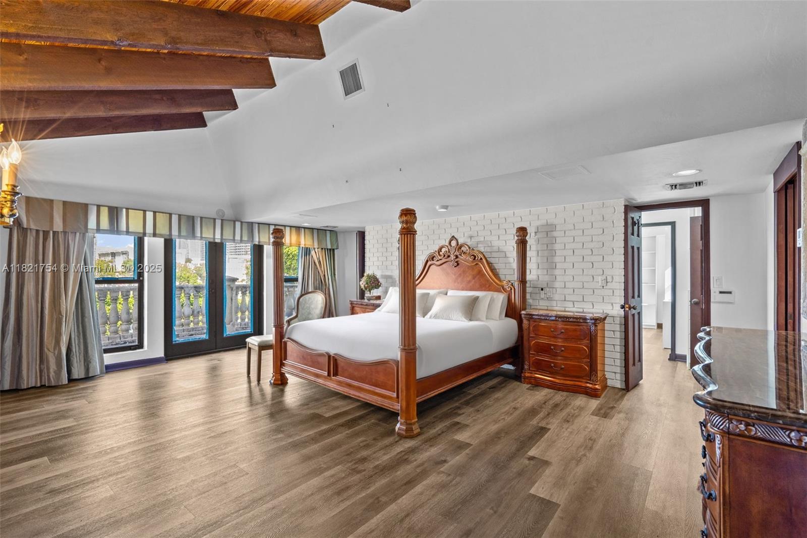 800 Diplomat Pkwy Hallandale Beach, FL 33009 800 Diplomat Pkwy Hallandale Beach, FL 33009