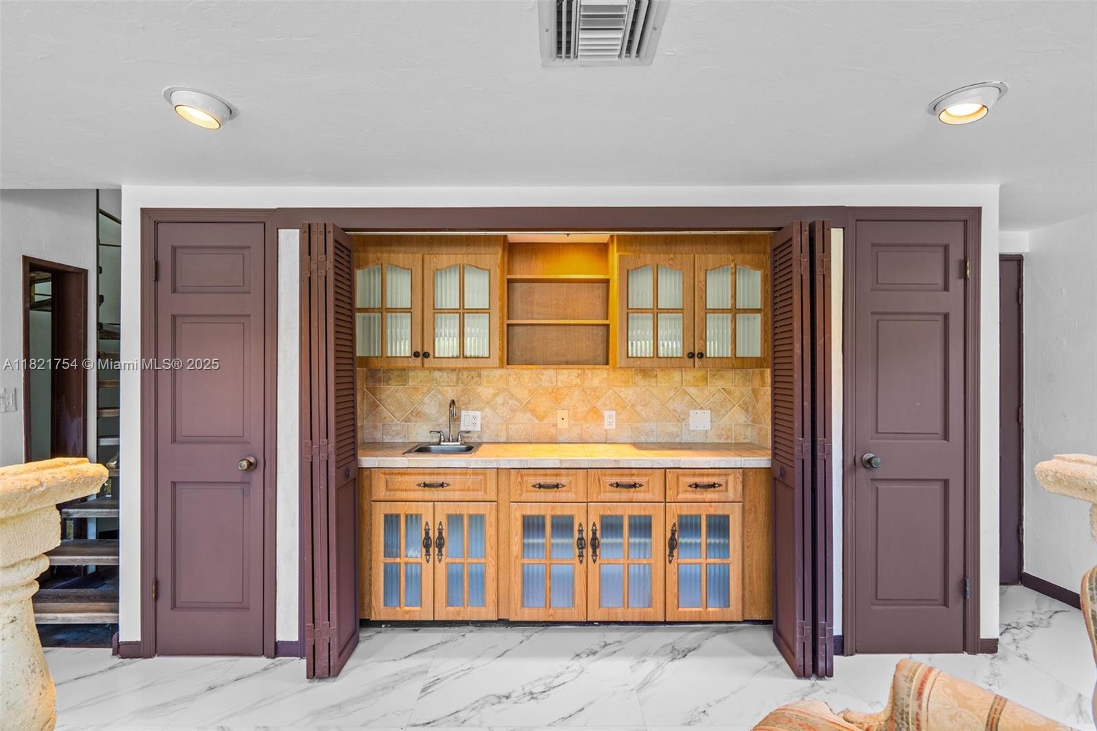 800 Diplomat Pkwy Hallandale Beach, FL 33009 800 Diplomat Pkwy Hallandale Beach, FL 33009