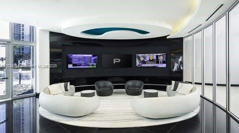 image Paramount Miami Worldcent37