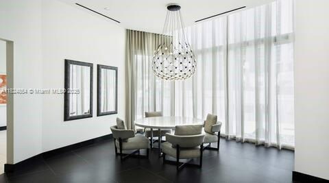 image Paramount Miami Worldcent42