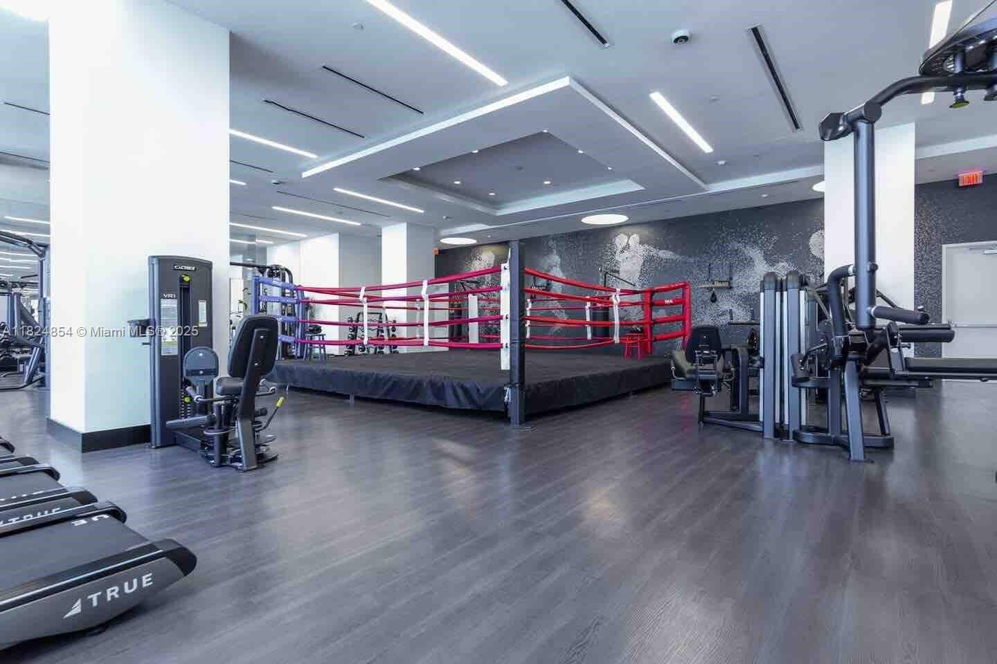 image Paramount Miami Worldcent43