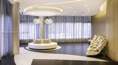 image Paramount Miami Worldcent46