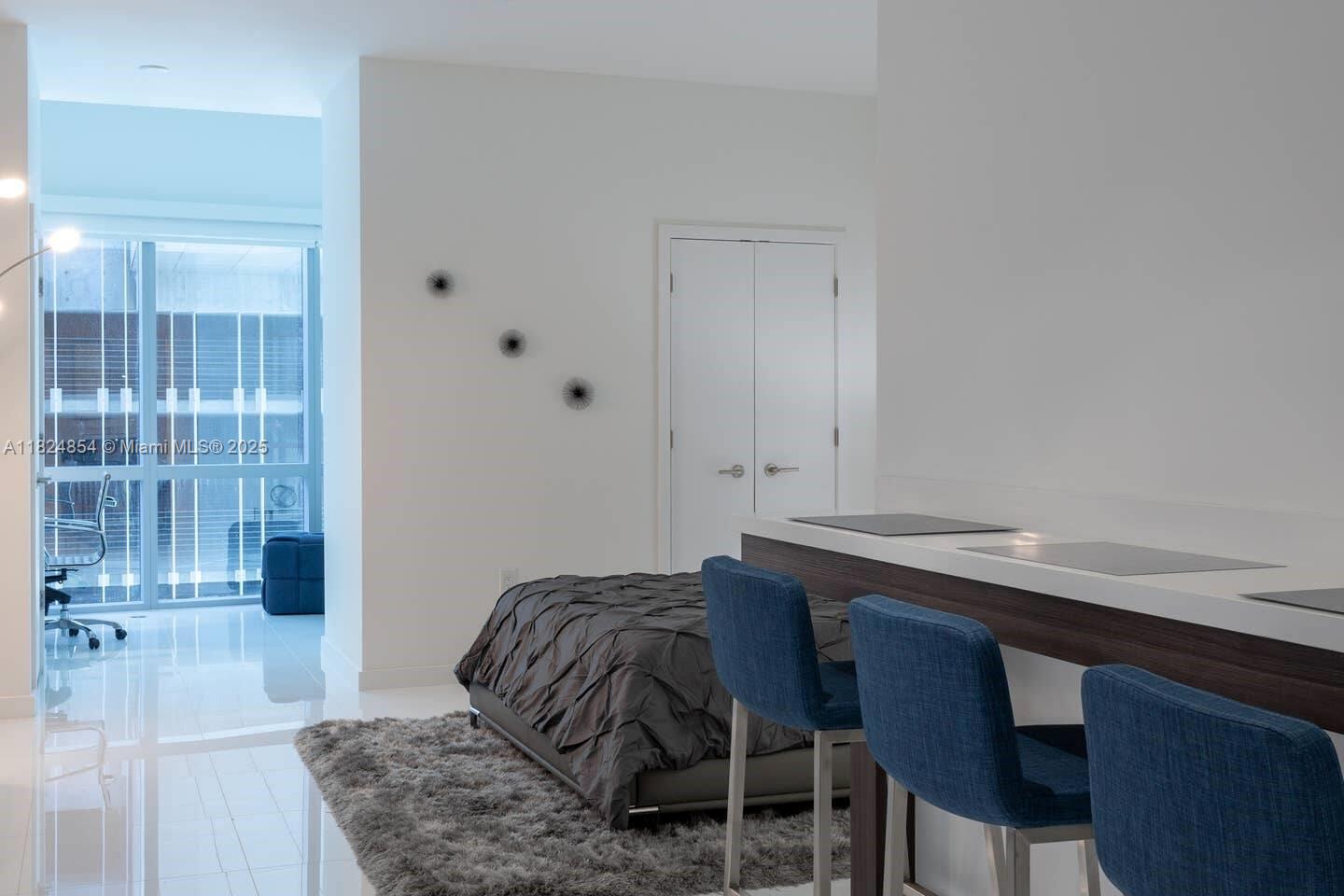 image Paramount Miami Worldcent4