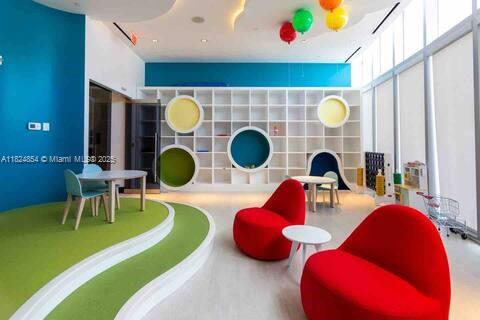 image Paramount Miami Worldcent52