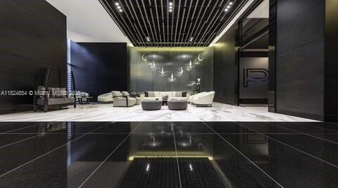 image Paramount Miami Worldcent54