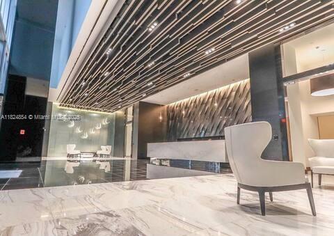 image Paramount Miami Worldcent56