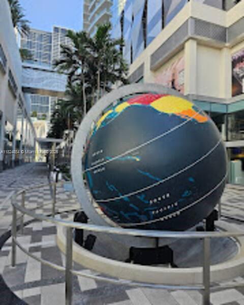 image Paramount Miami Worldcent64