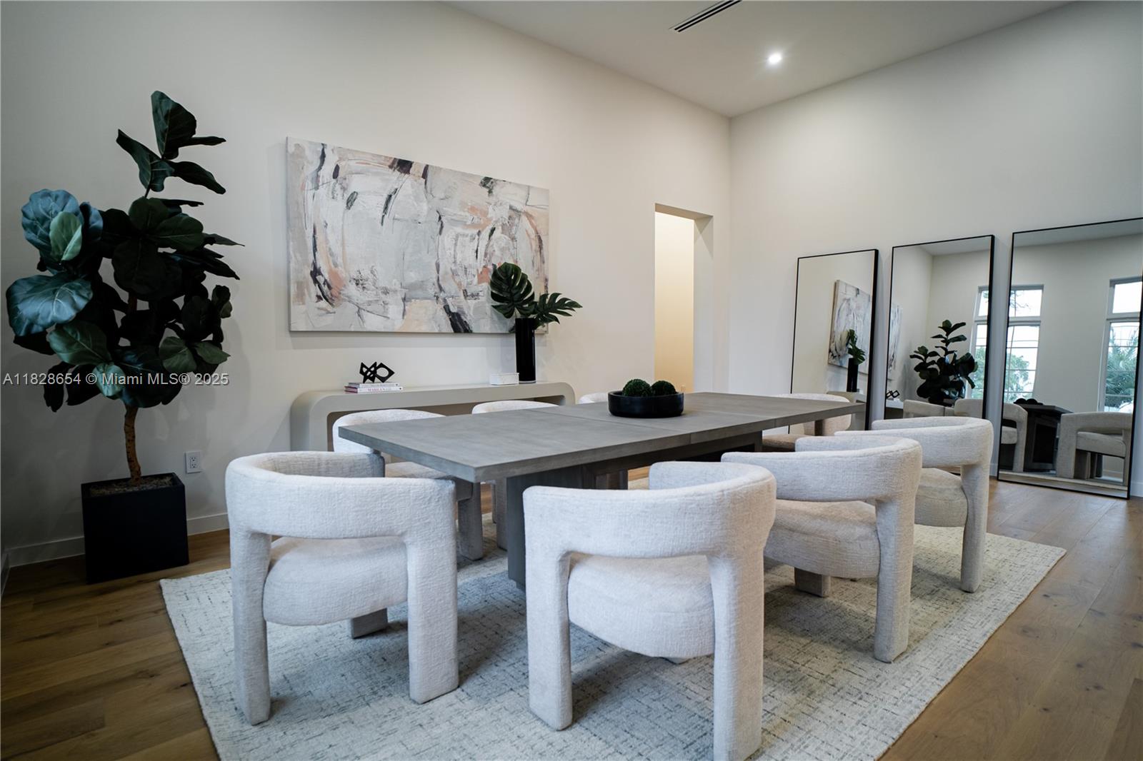 7605 SW 71st Ave Miami, FL 33143