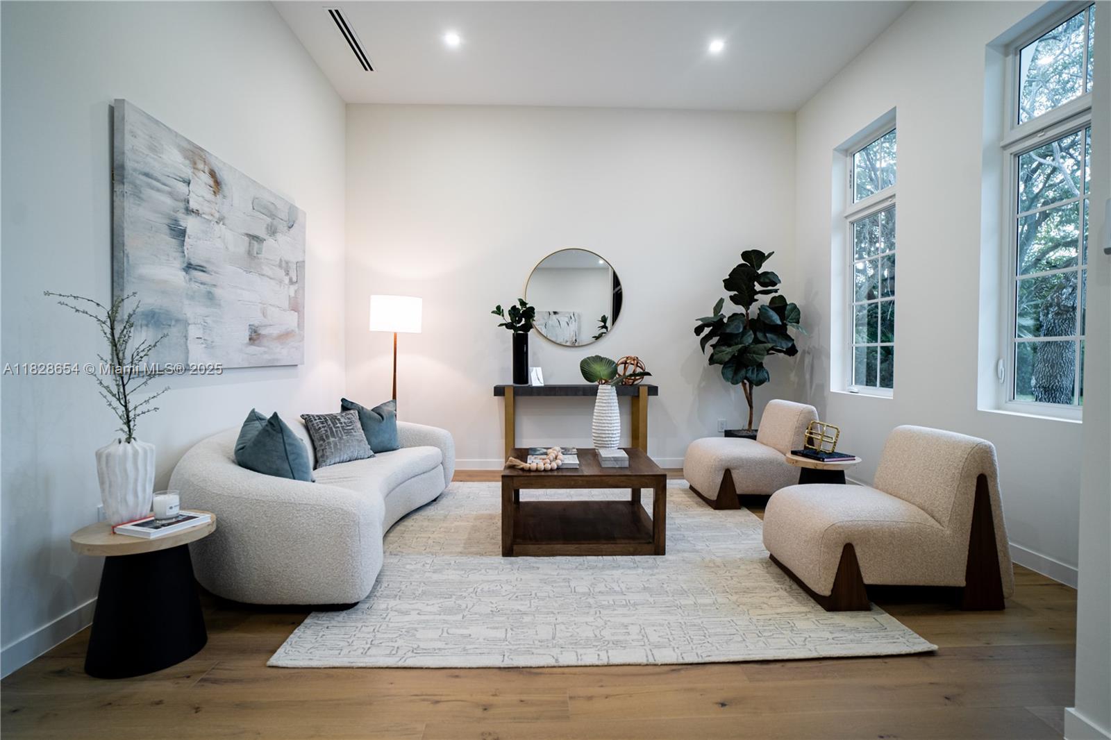 7605 SW 71st Ave Miami, FL 33143