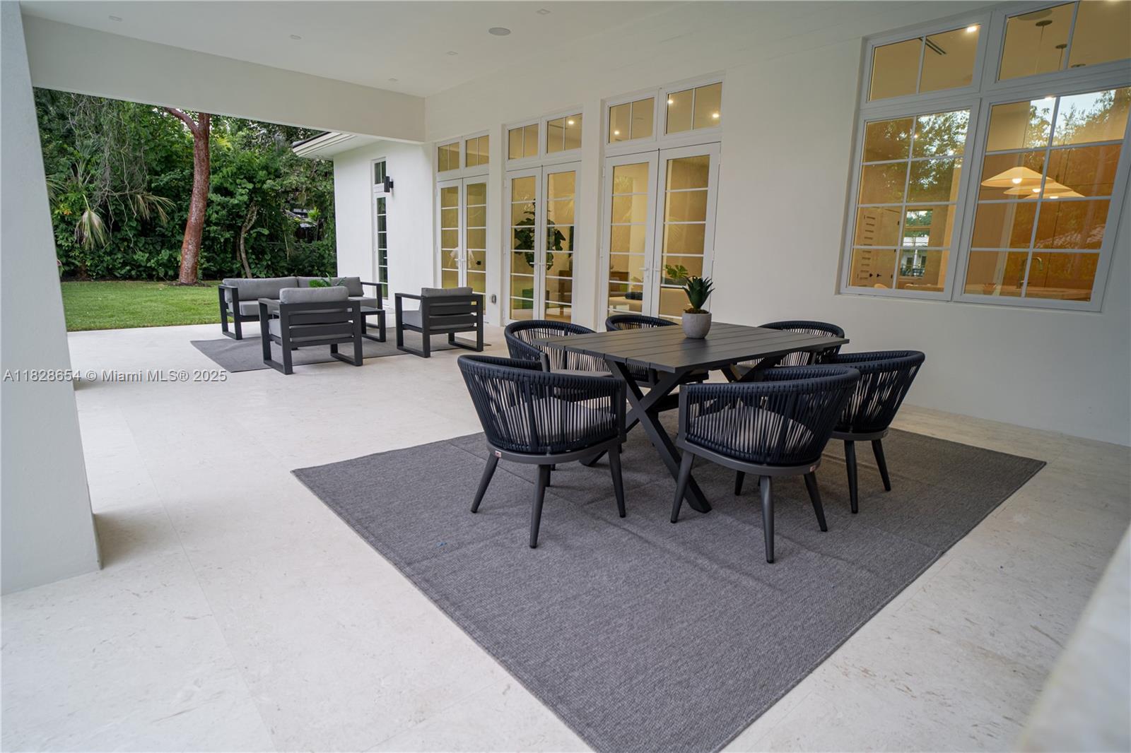 7605 SW 71st Ave Miami, FL 33143