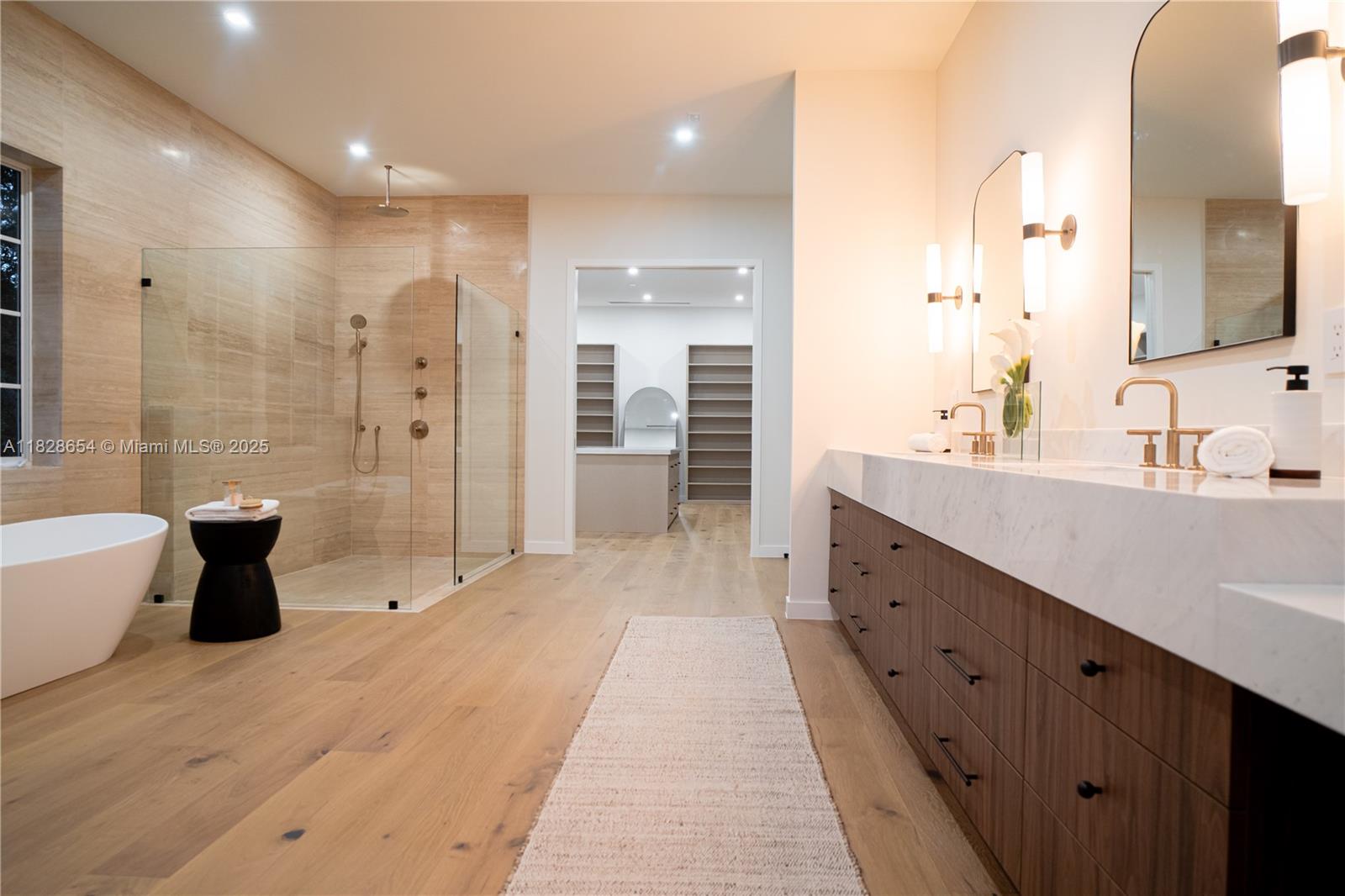 7605 SW 71st Ave Miami, FL 33143