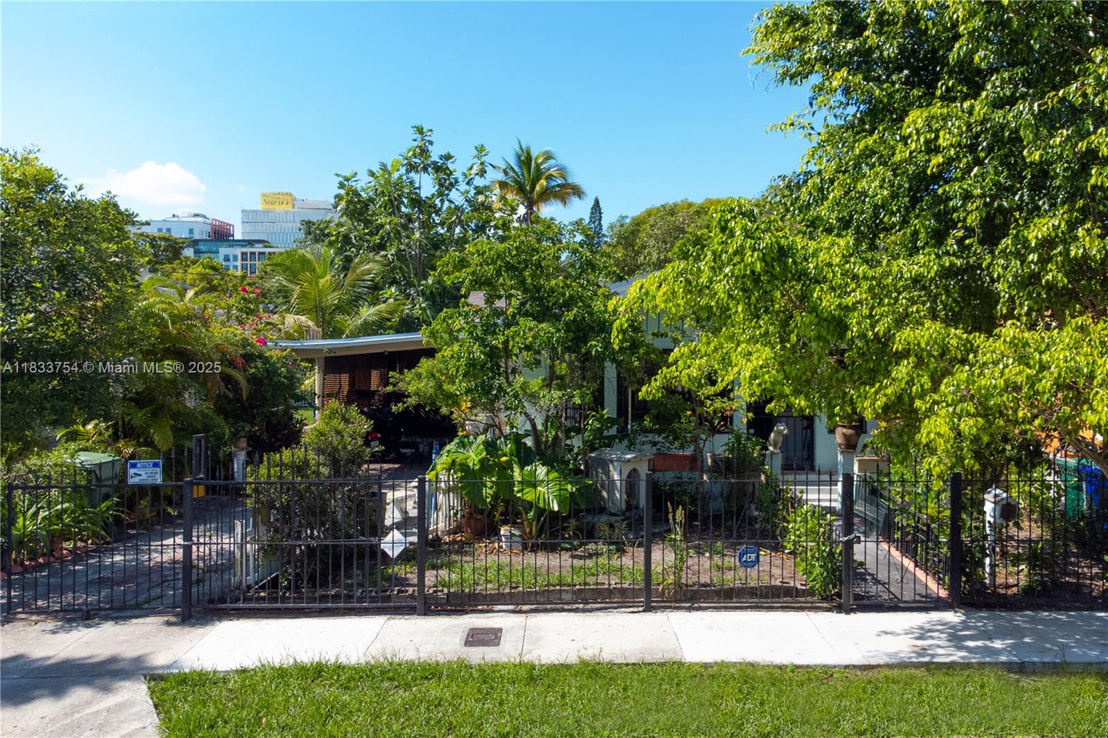 138 NW 34th St Miami, FL 33127