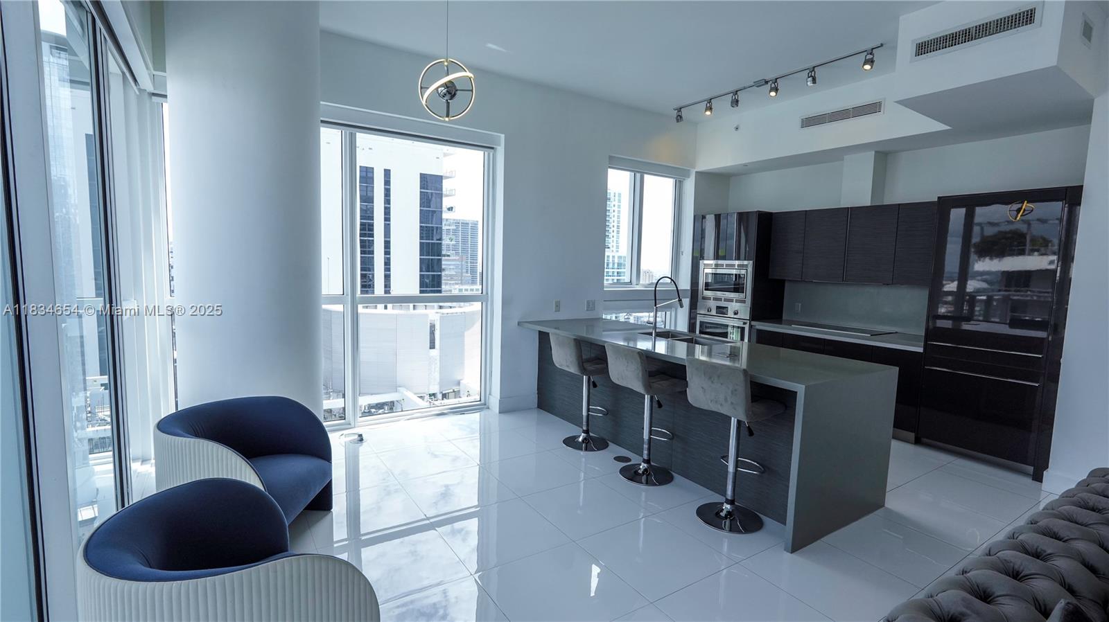 1080 Brickell Ave #4209,Miami, FL 33131