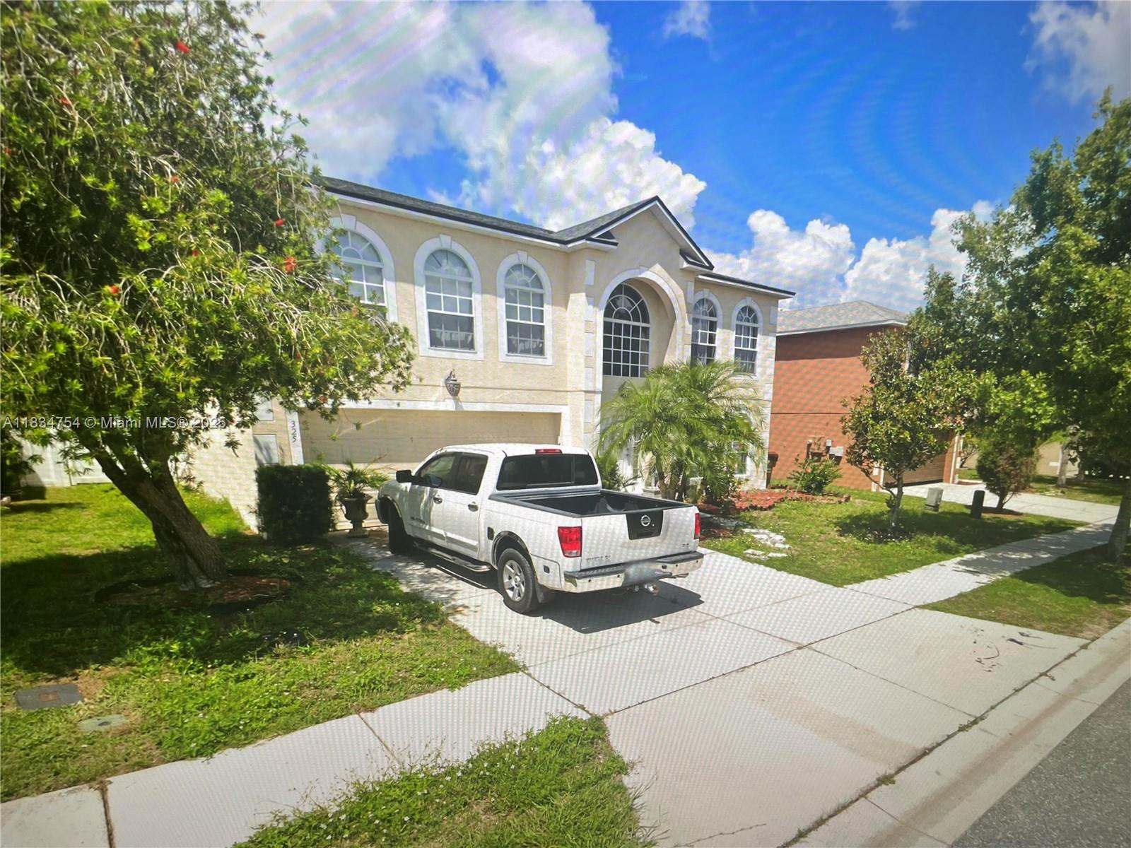 325 Thomasdale Ave