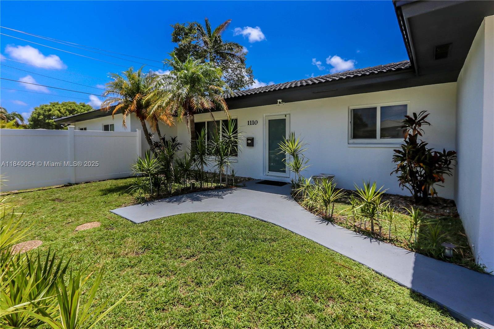 1110 S 14th Ave #1110