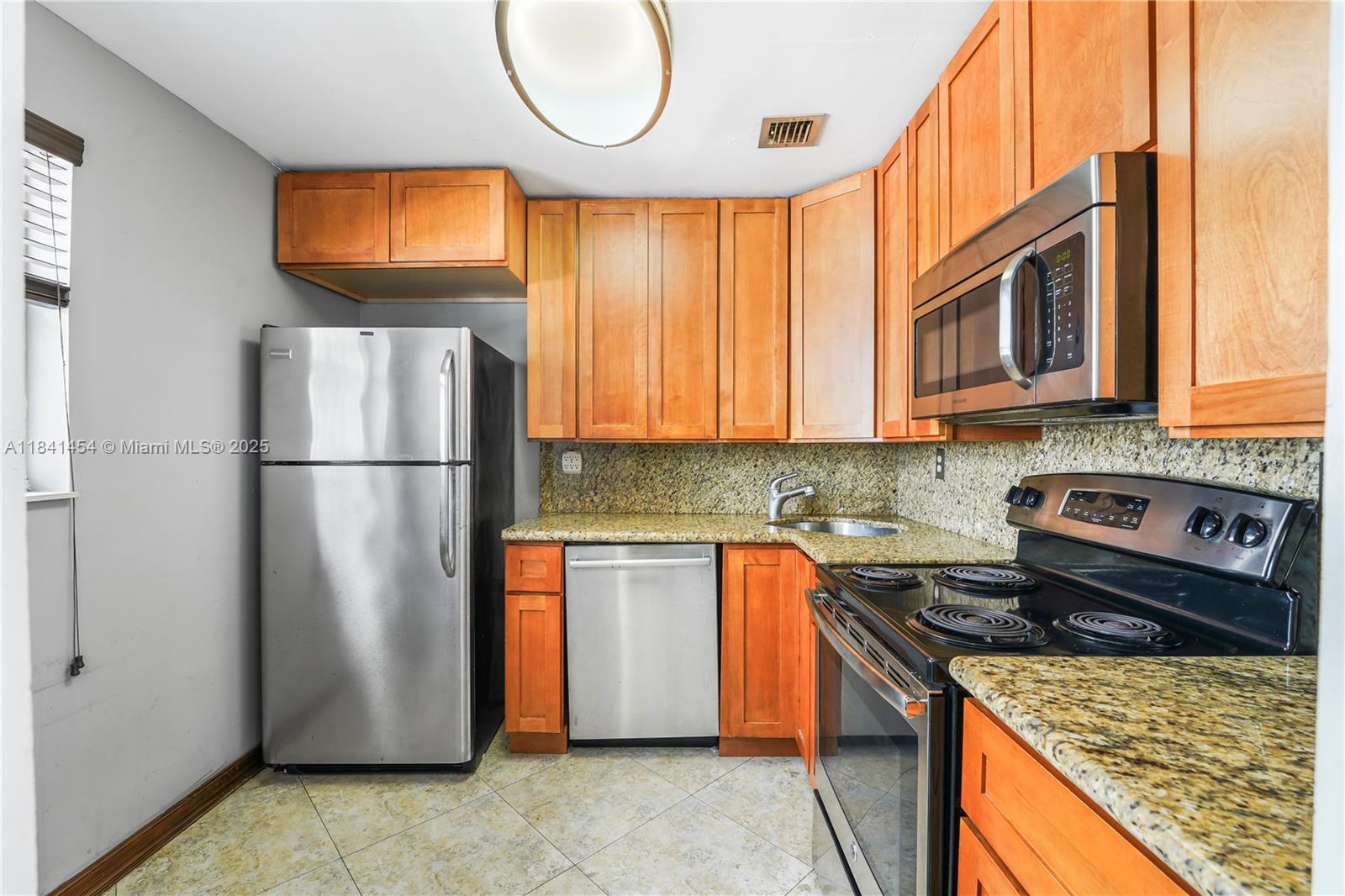 1236 Alton Rd #303