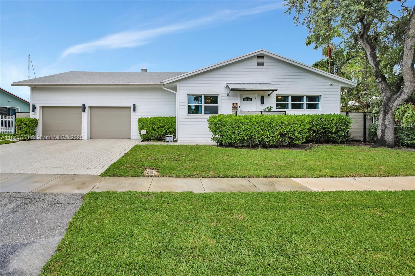 317 NE 5th Ct