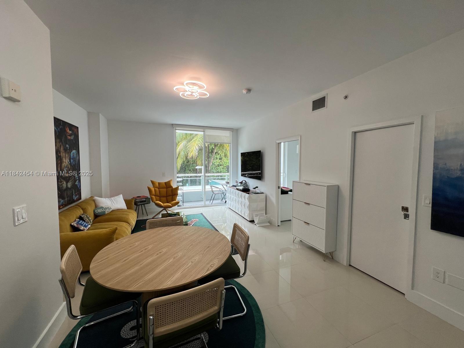 2020 Prairie Ave #205 Miami Beach, FL 33139