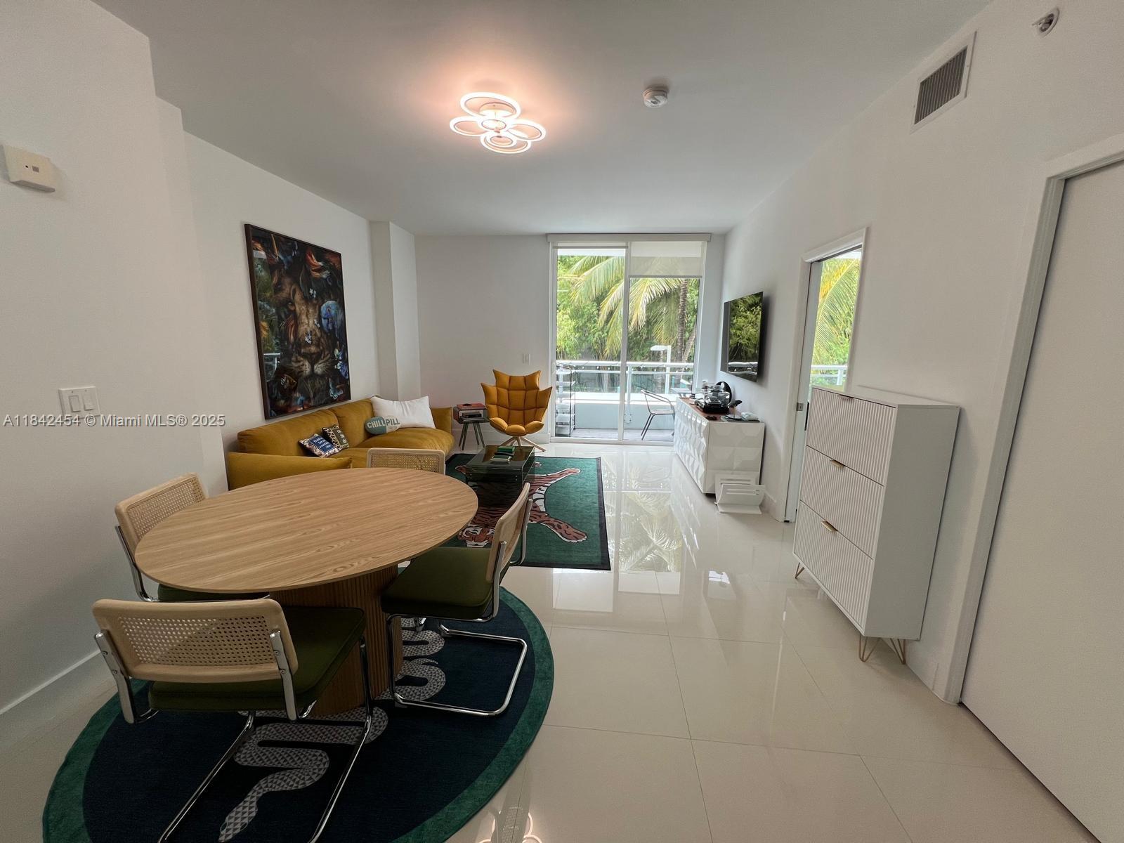 2020 Prairie Ave #205 Miami Beach, FL 33139