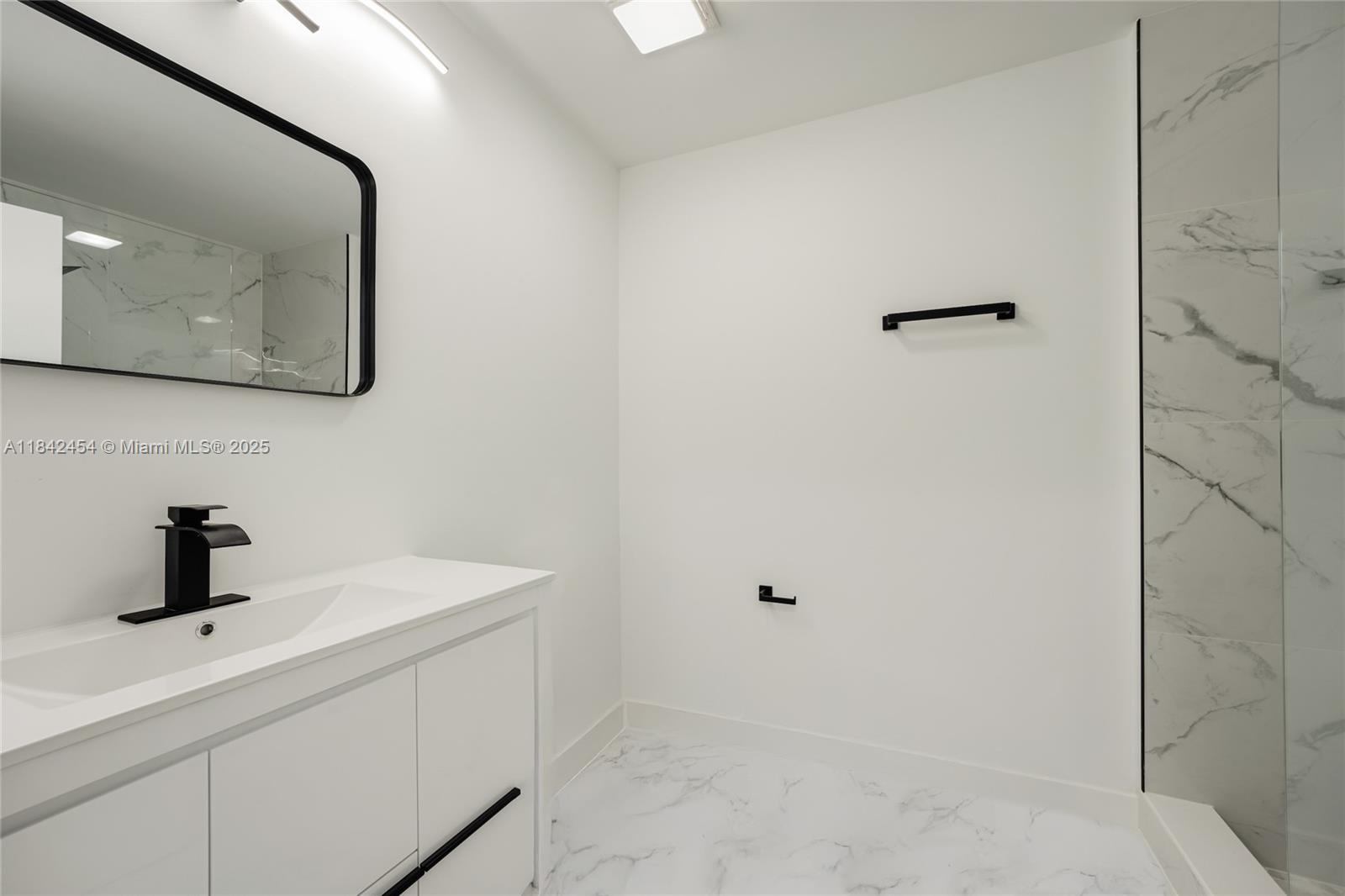 2020 Prairie Ave #205 Miami Beach, FL 33139