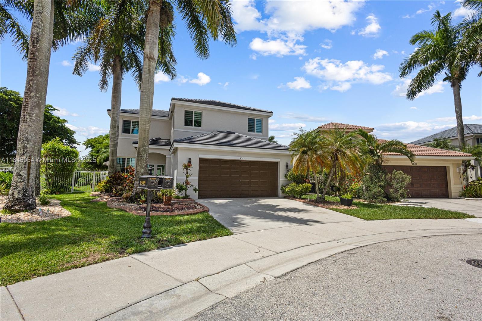 1515 Winterberry Ln