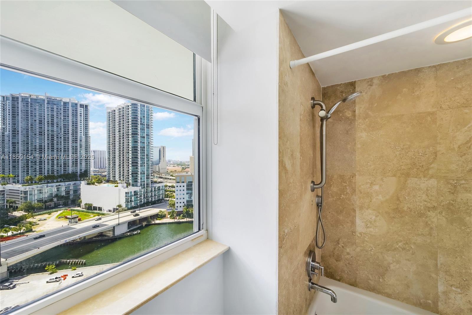 image Brickell On The River19