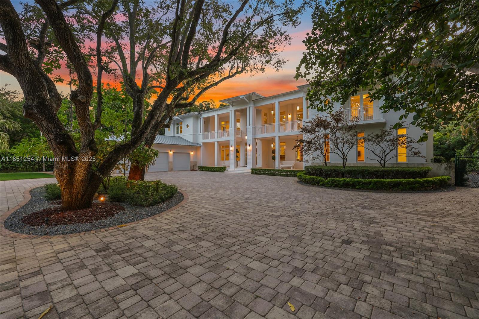 13580 SW 67th Ave Pinecrest, FL 33156 13580 SW 67th Ave Pinecrest, FL 33156