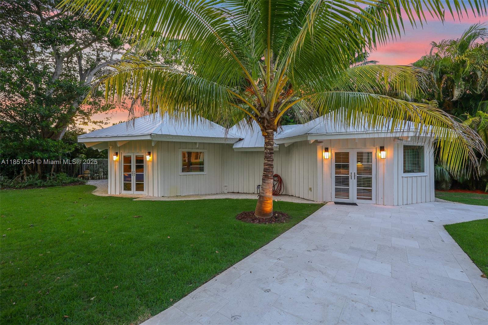 13580 SW 67th Ave Pinecrest, FL 33156 13580 SW 67th Ave Pinecrest, FL 33156