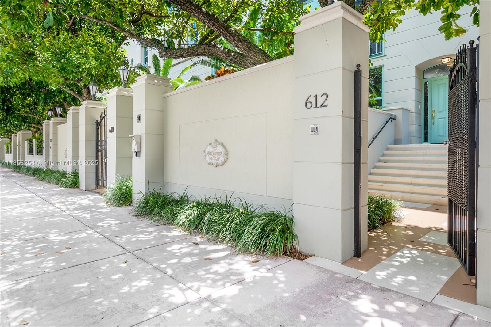 612 Valencia Ave #104